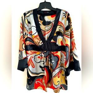Beautiful kimono multi colored blouse with bell sleeves lovely print size M